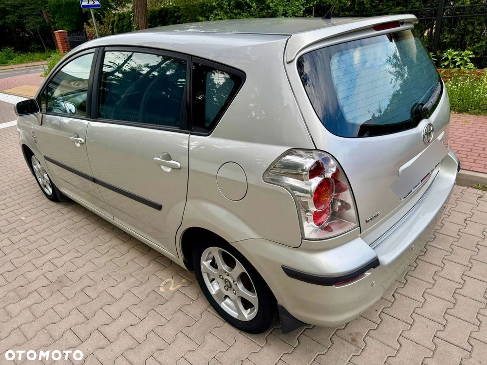 Toyota Corolla Verso 2.0 D-4D Executive - 7