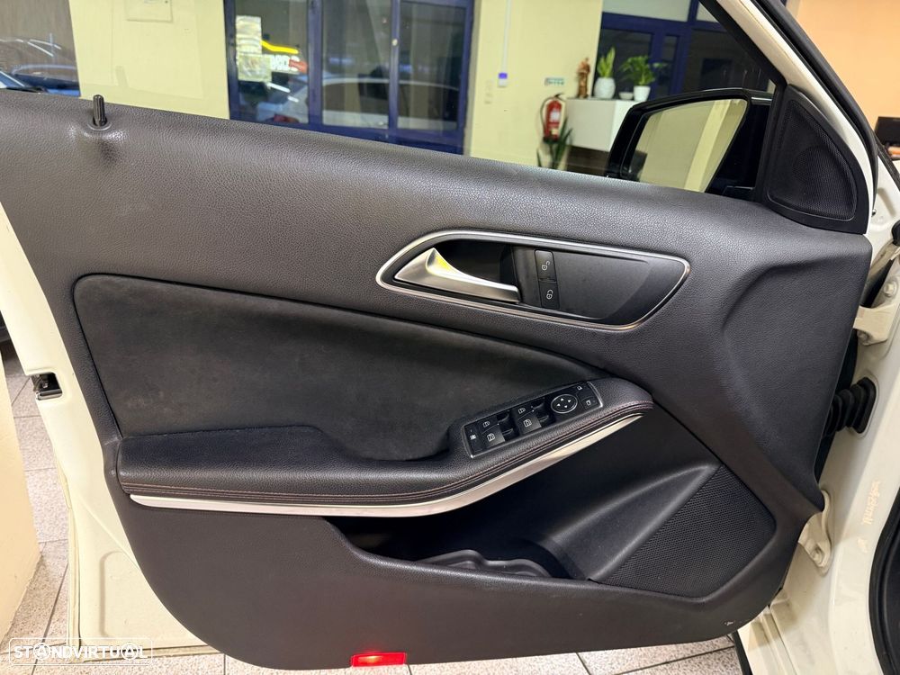 Mercedes-Benz A 180 d AMG Line - 21