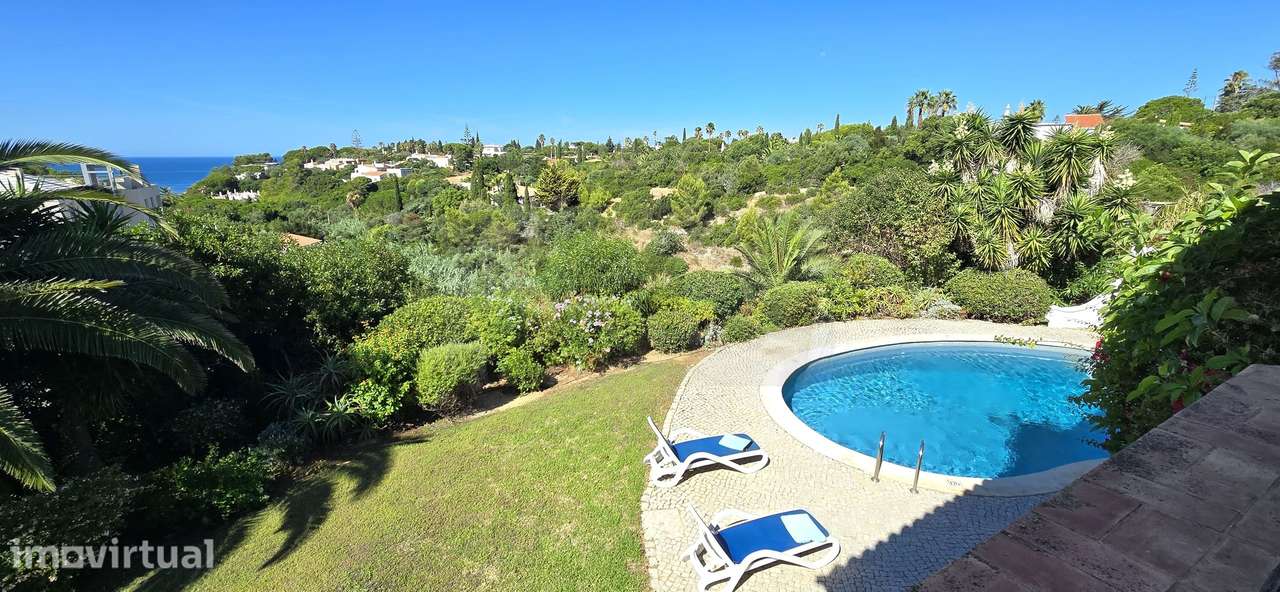 Algarve, Carvoeiro, Moradia T3+1 com vista mar, piscina e garagem à ve - Grande imagem: 4/57