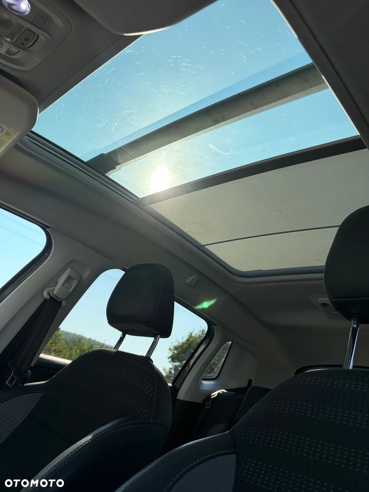 Peugeot 2008 1.2 PureTech Active S&S - 8