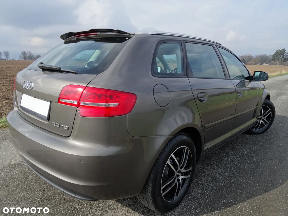 Audi A3 Sportback 2.0 TDI DPF Attraction - 2