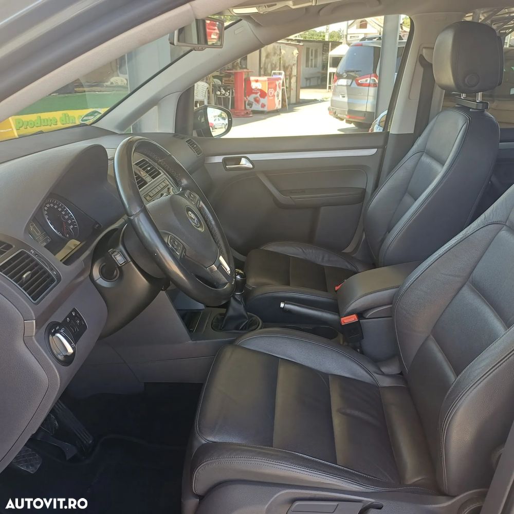 Volkswagen Touran 2.0 TDI DPF Highline - 9