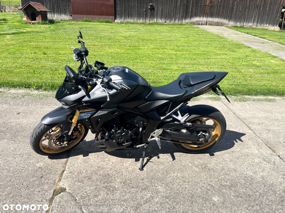 Honda CB - 2