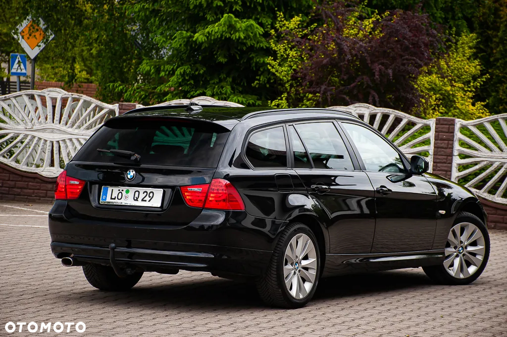 BMW Seria 3 320d xDrive DPF Touring Edition Fleet Exclusive - 28