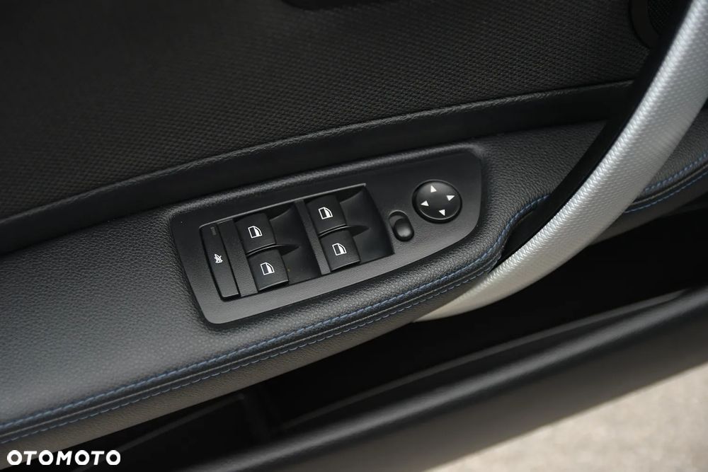BMW Seria 1 - 38