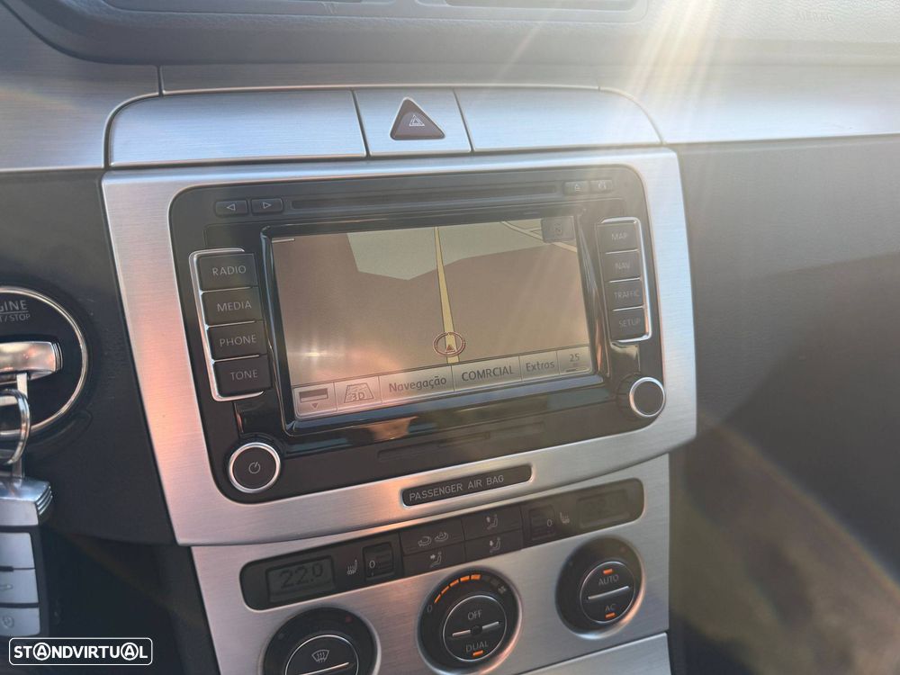 VW Passat 2.0 TDI DPF R-Line Edition - 12