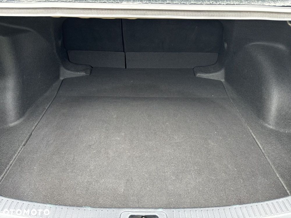 Toyota Corolla - 23