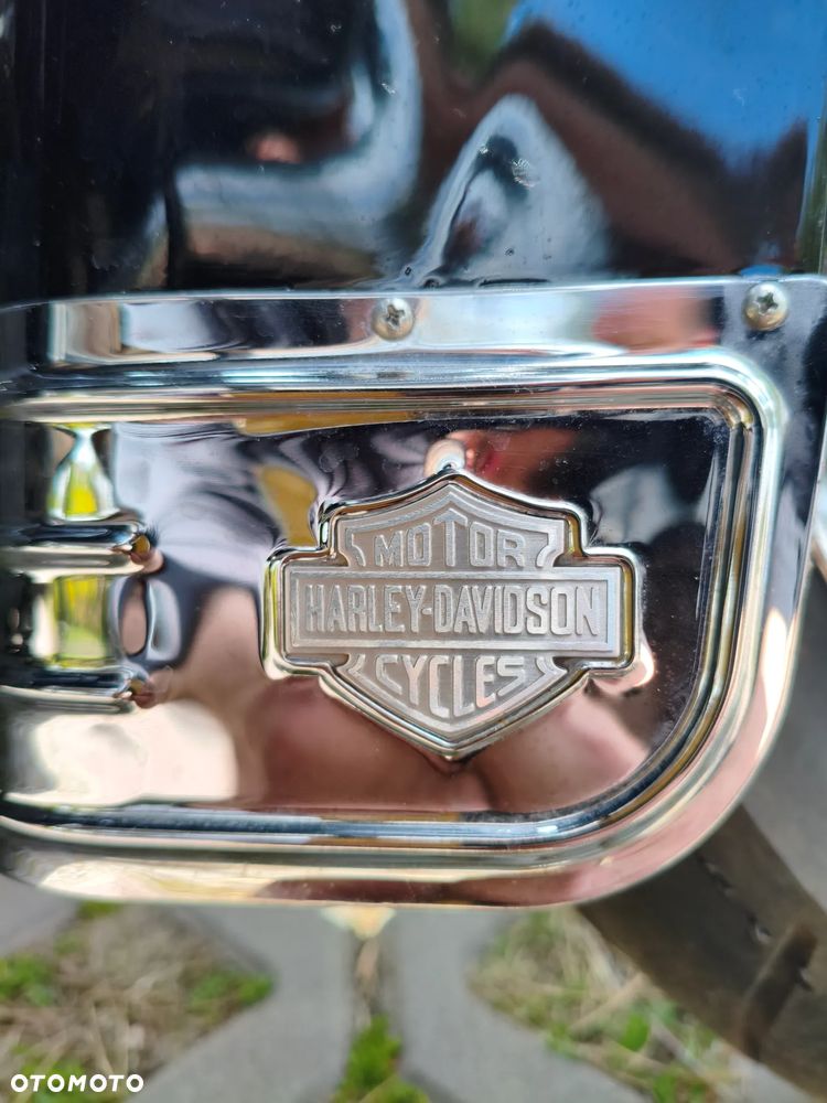 Harley-Davidson FLH Electra Glide - 17