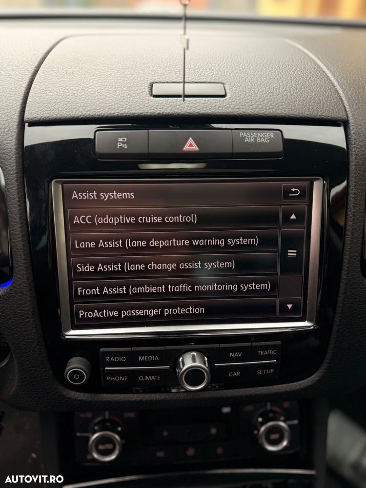 Volkswagen Touareg 3.0 V6 TDI BMT - 11