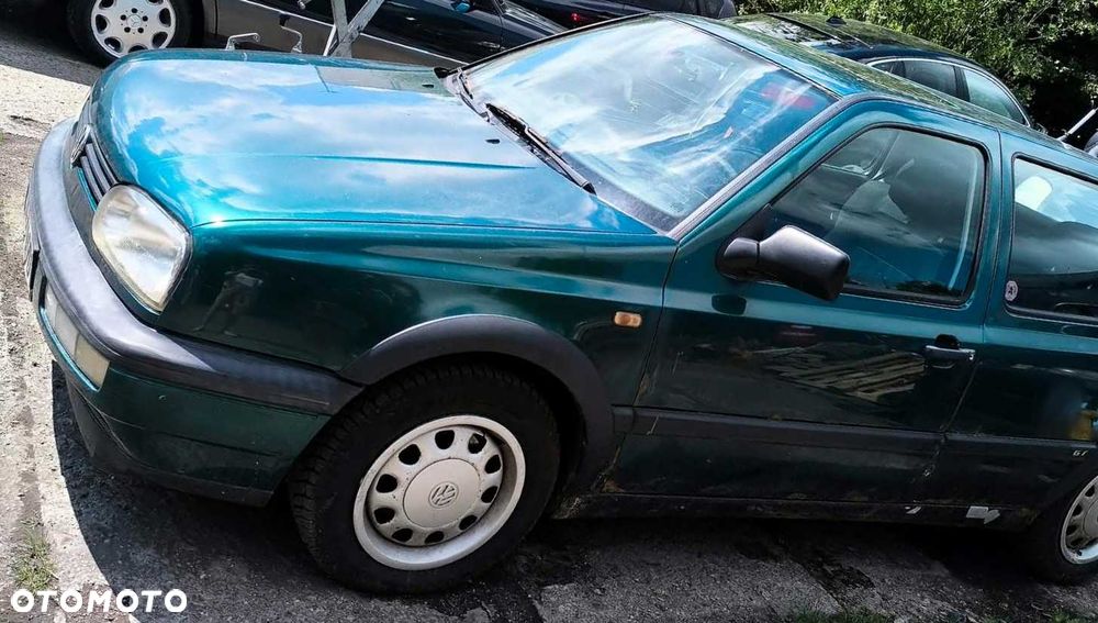 Volkswagen Golf - 1