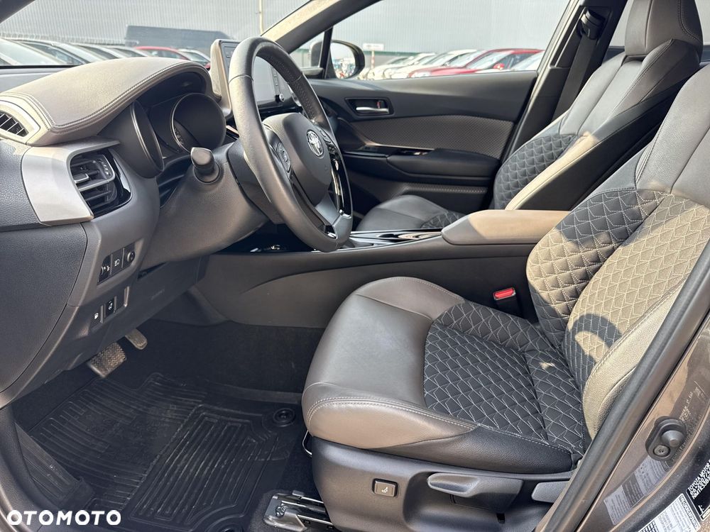 Toyota C-HR 2.0 Hybrid Executive - 13