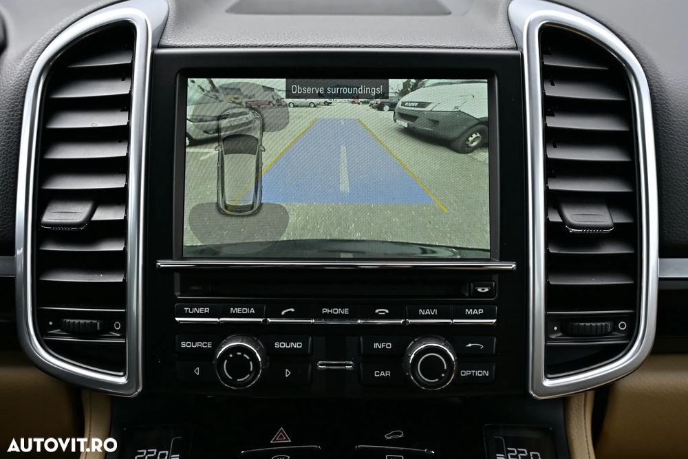 Porsche Cayenne 3.0 L - 20