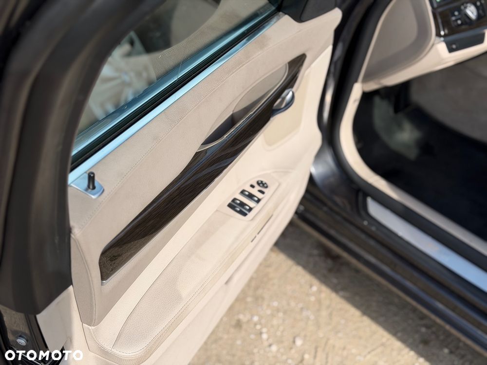 BMW Seria 7 - 13