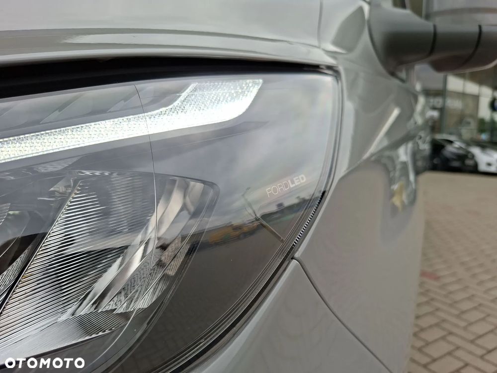 Ford CUSTOM - 11
