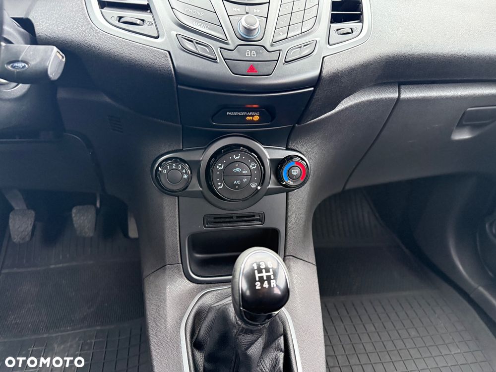 Ford Fiesta - 27
