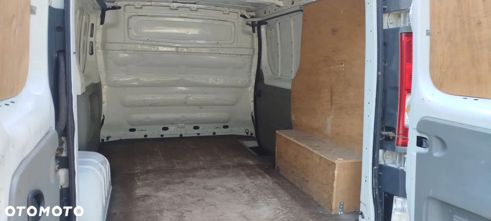Renault Trafic - 12