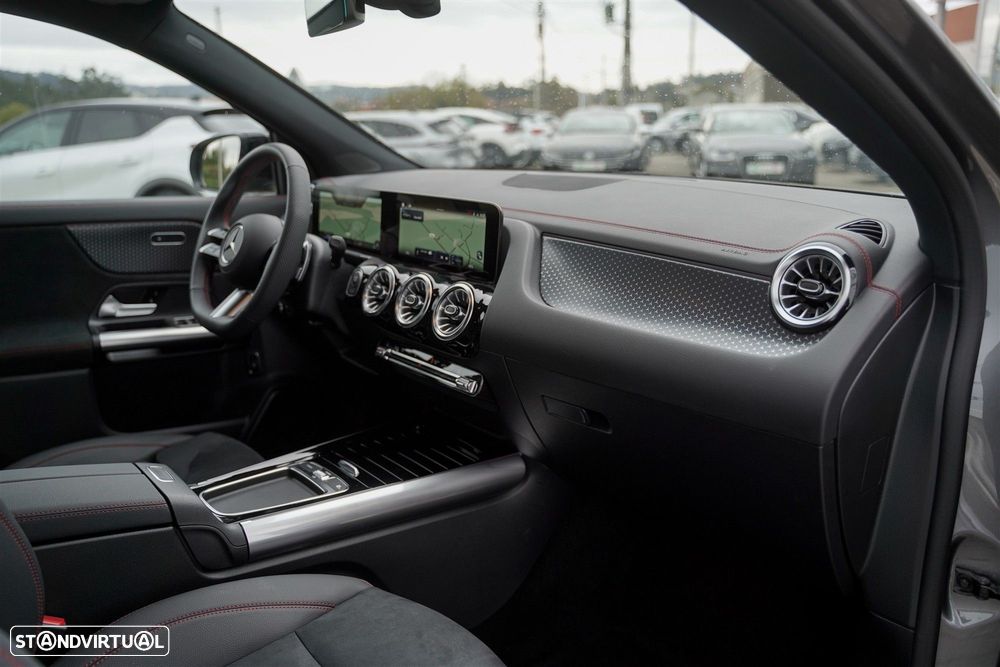 Mercedes-Benz EQA 250+ AMG Line - 38