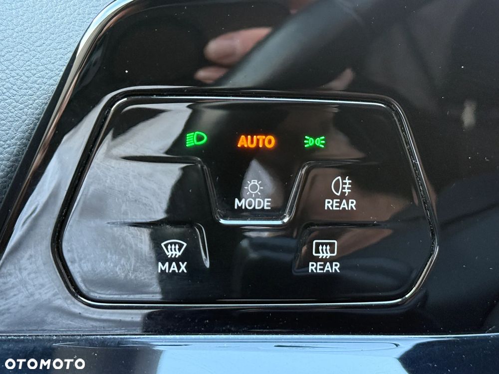 Volkswagen Golf 1.5 eTSI Life DSG - 21