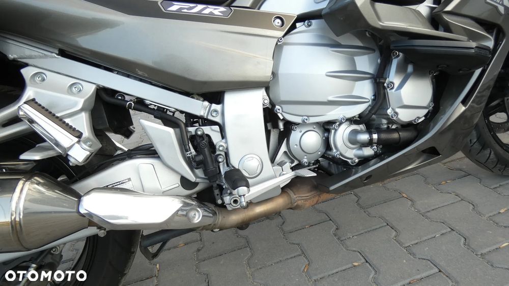 Yamaha FJR - 12