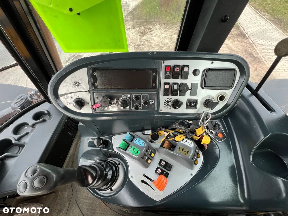 JCB Fastrac 3230 Plus - 10