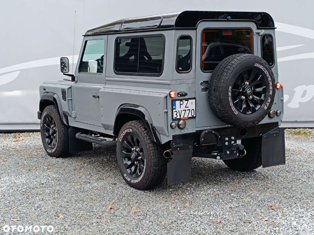 Land Rover Defender - 23