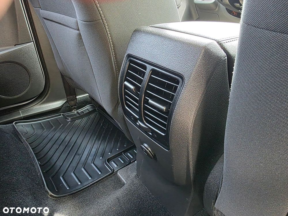 Ford Kuga - 17