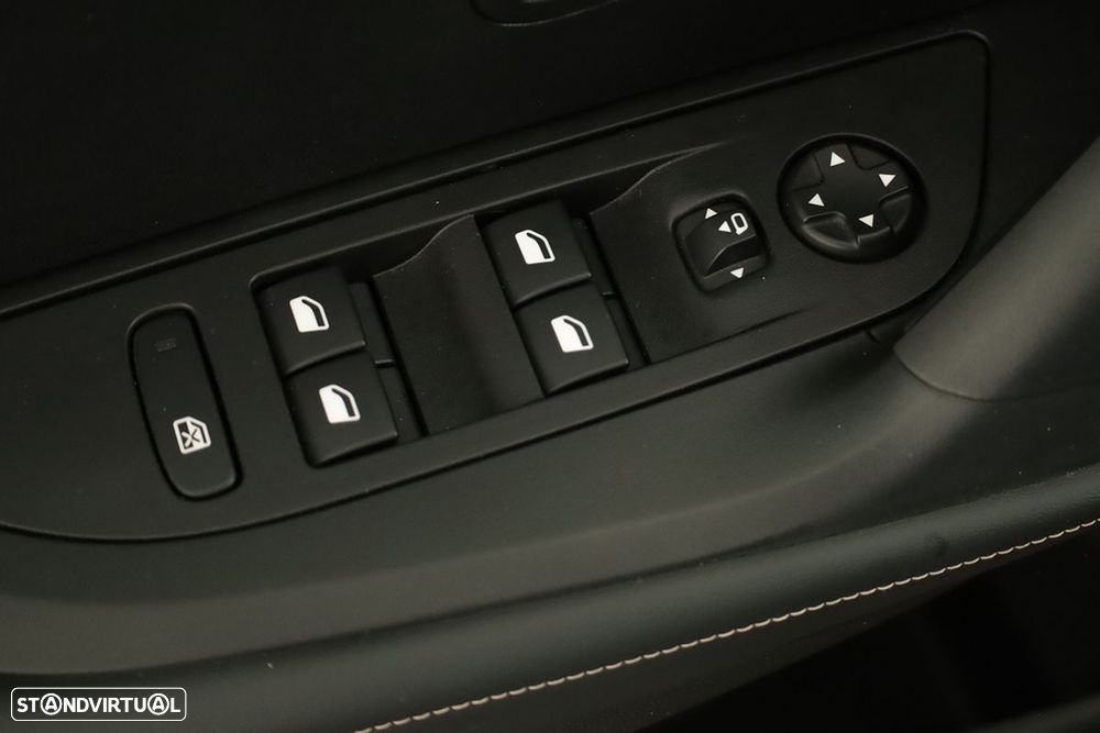 Peugeot 2008 1.2 PureTech Allure - 21