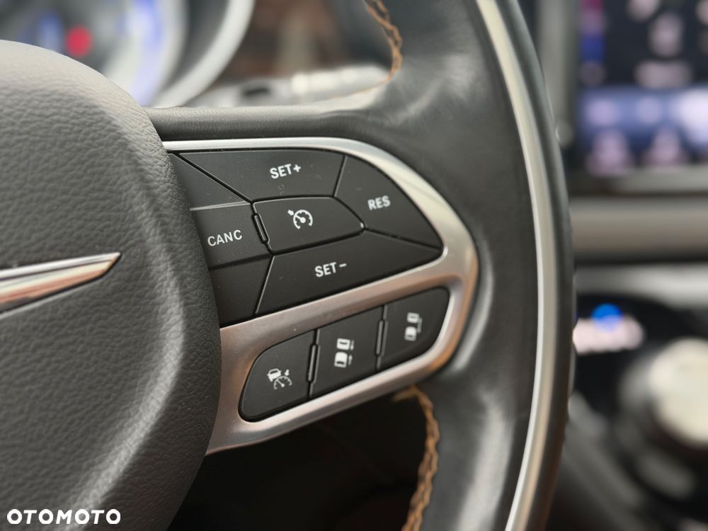 Chrysler Pacifica - 31