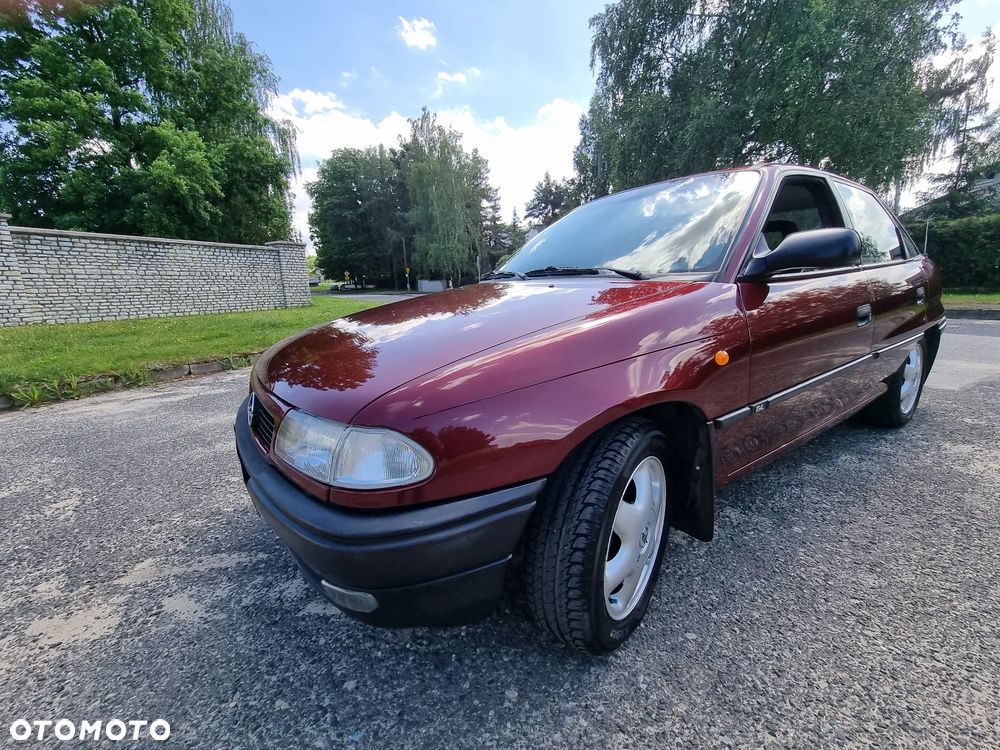 Opel Astra 1.6 GL - 15