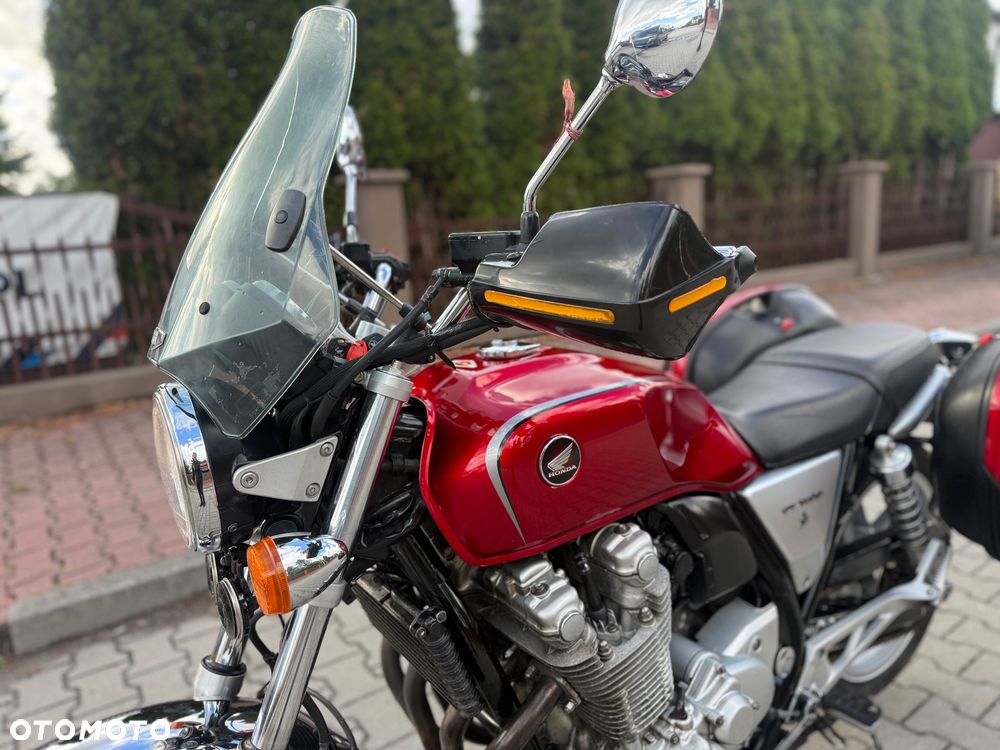 Honda CB - 16