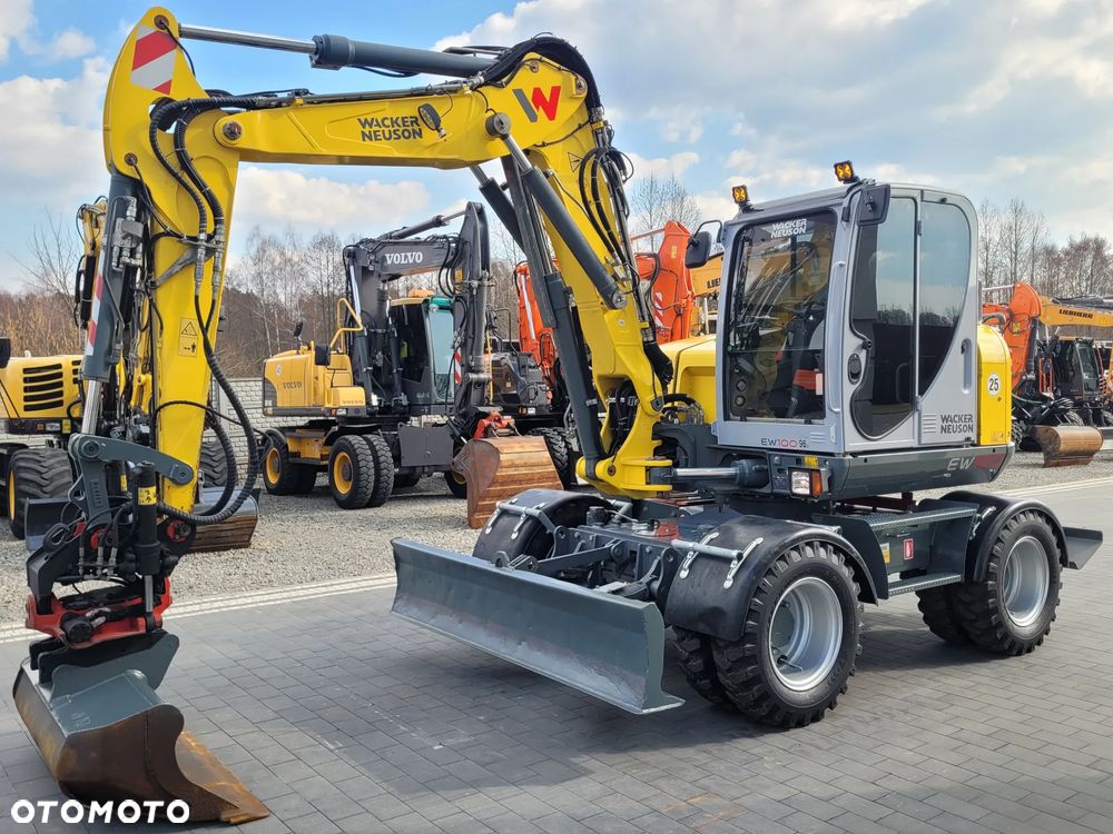 Wacker Neuson EW100 / ROTOTILT / 3 łyżki + widły / - 7