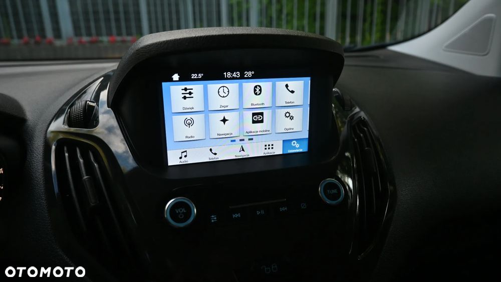 Ford Tourneo Courier 1.0 EcoBoost Titanium - 37