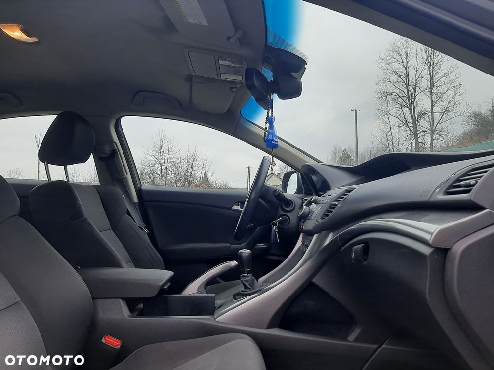 Honda Accord 2.0 Lifestyle - 28