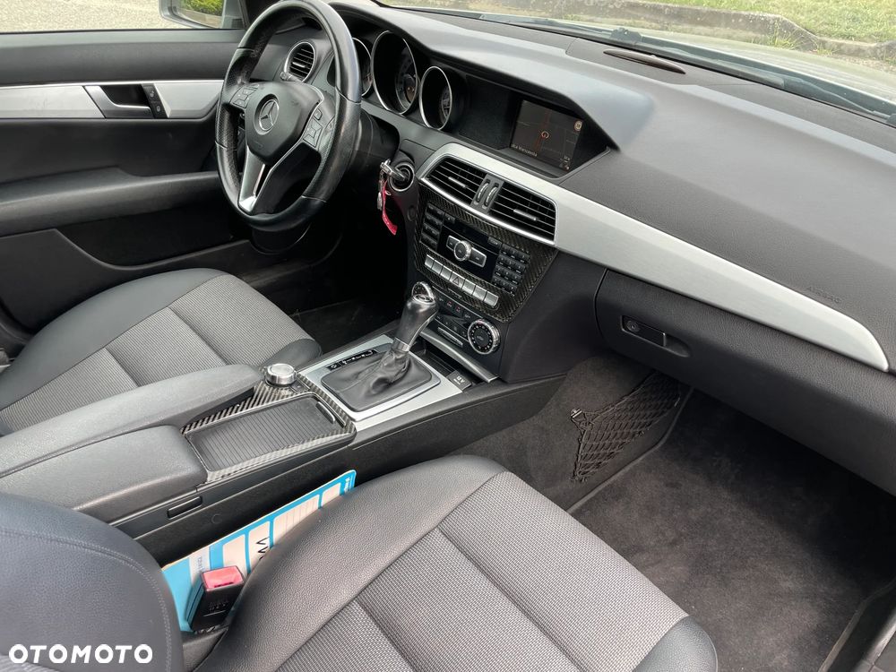 Mercedes-Benz Klasa C 180 BlueEFFICIENCY 7G-TRONIC Avantgarde - 19