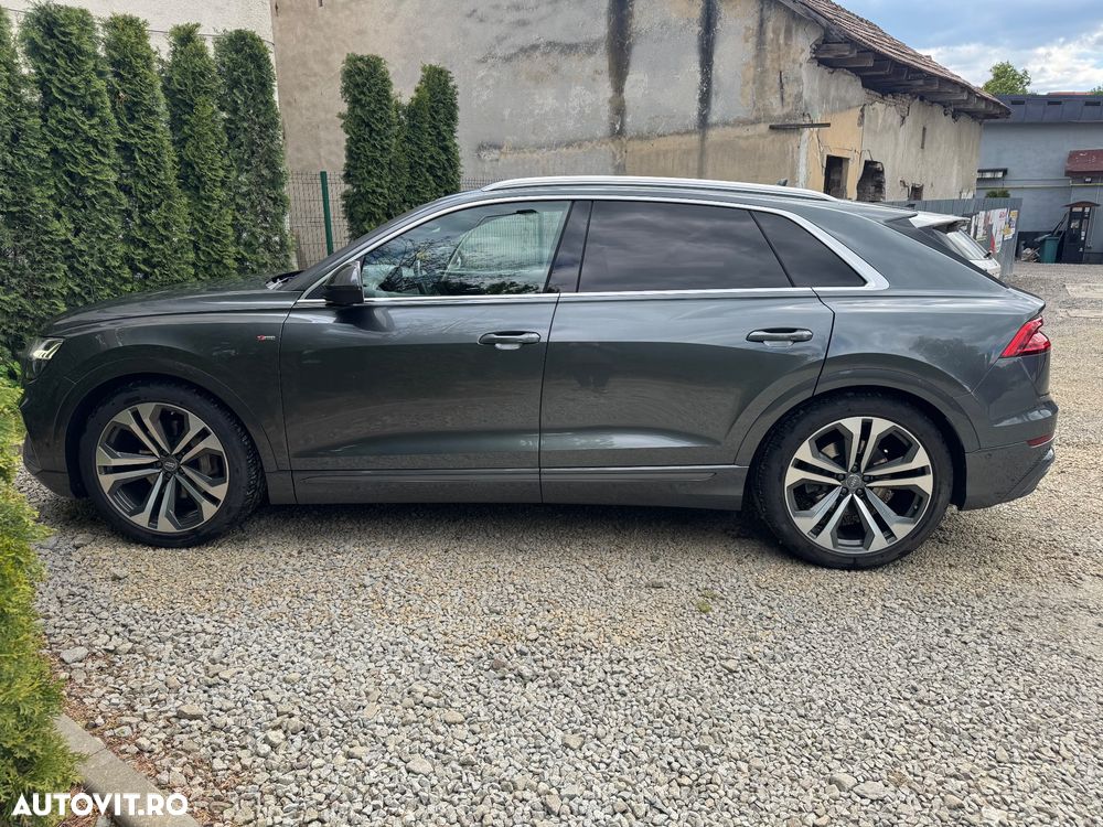 Audi Q8 - 8