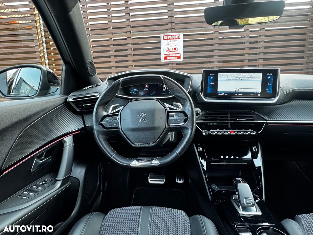 Peugeot 2008 PureTech 130 EAT8 GT - 20