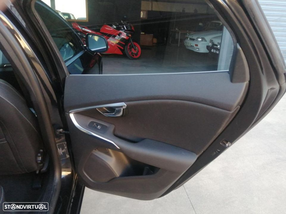 Volvo V40 2.0 D4 Summum - 27