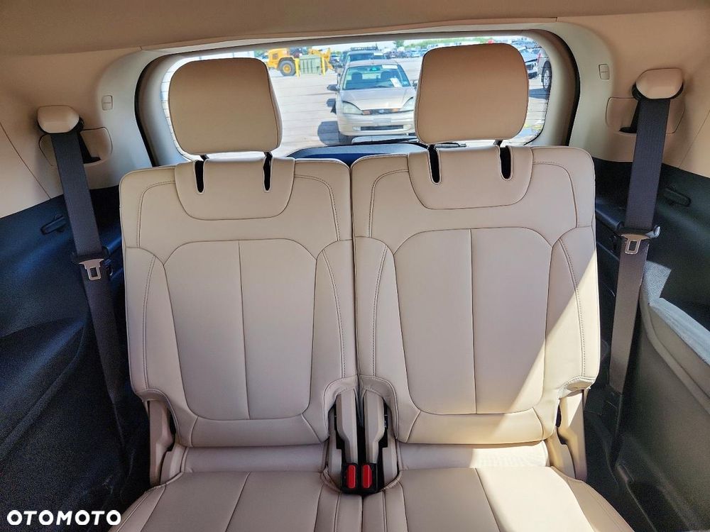 Jeep Grand Cherokee - 12