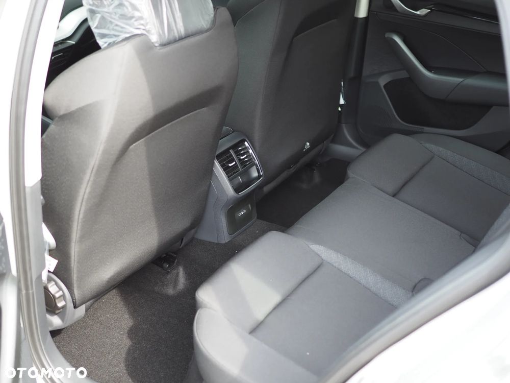 Skoda Octavia 1.5 TSI mHEV Drive Essence DSG - 17