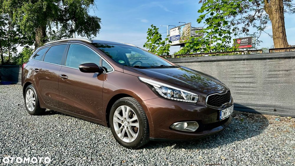 Kia Ceed 1.6 GDI ISG Platinum Edition - 1