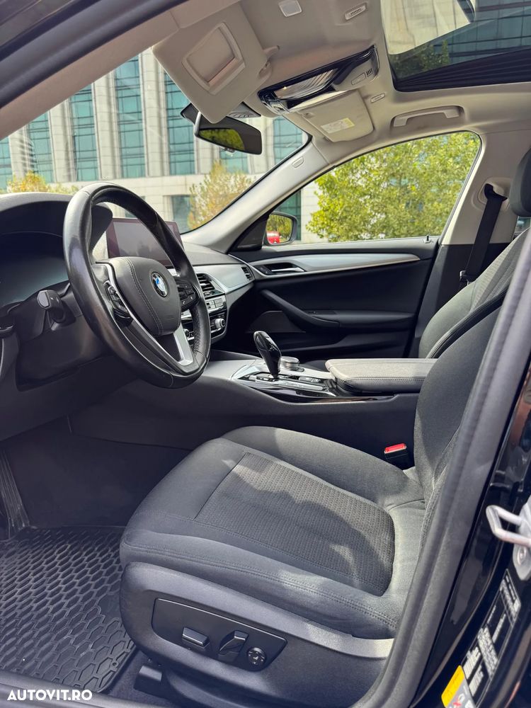 BMW Seria 5 530e Aut. - 9