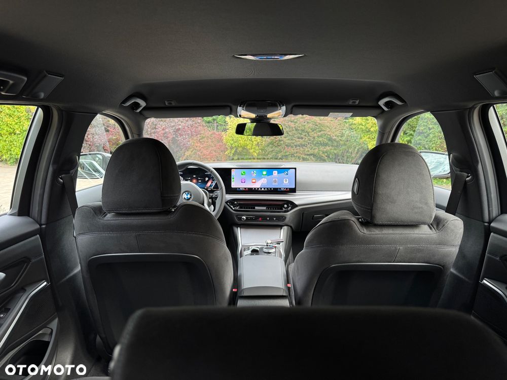 BMW Seria 3 330i xDrive M Sport - 18