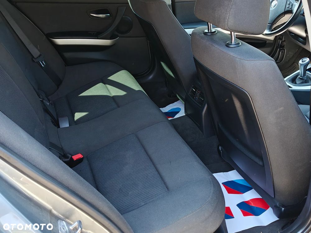 BMW Seria 3 318d Edition Exclusive - 7