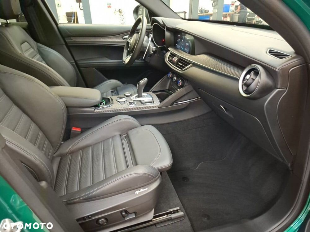 Alfa Romeo Stelvio 2.9 Bi Turbo V6 Quadrifoglio Q4 - 29