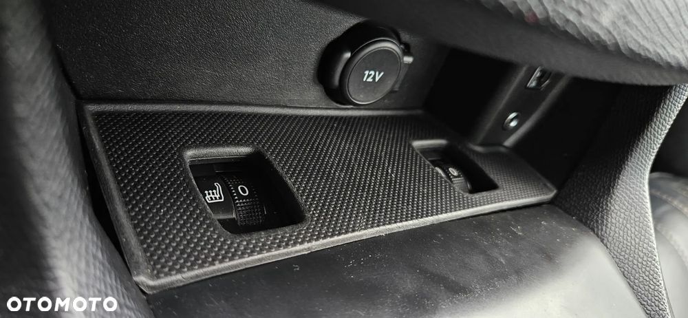 Peugeot 308 PureTech 130 GPF EAT8 Stop & Start Allure Pack - 17