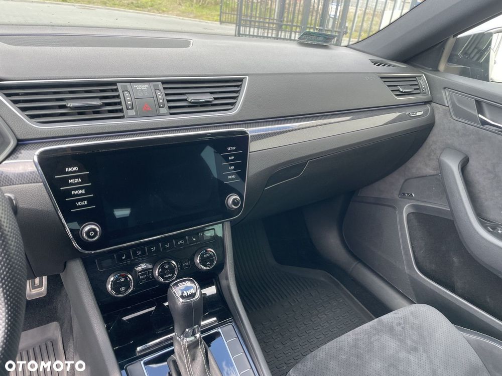 Skoda Superb 2.0 TSI 4x4 Sportline DSG - 10