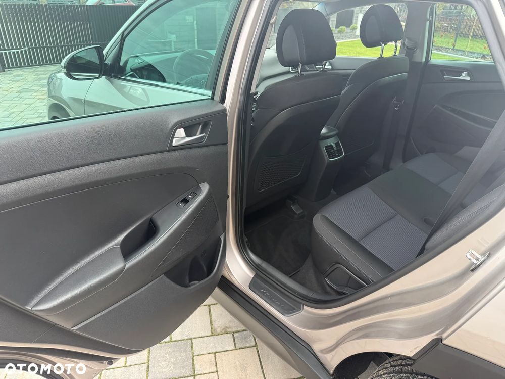 Hyundai Tucson blue 1.7 CRDi 2WD Style - 30