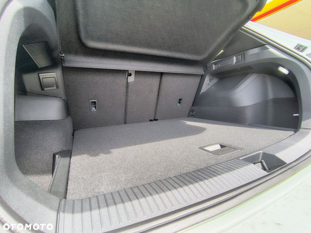 Volkswagen Tiguan 1.5 eTSI R-Line Plus DSG - 33