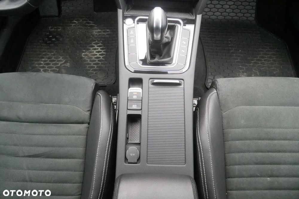 Volkswagen Passat Variant 2.0 TSI Elegance DSG - 11