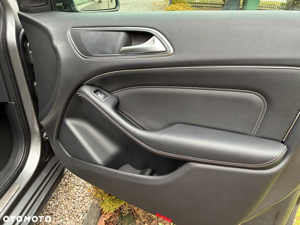 Mercedes-Benz Klasa B 180 BlueEFFICIENCY Edition - 20